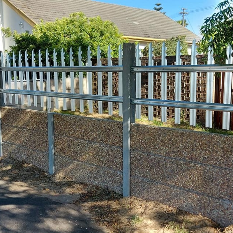 pebble-vibracrete-with-palisade-fencing-kensington